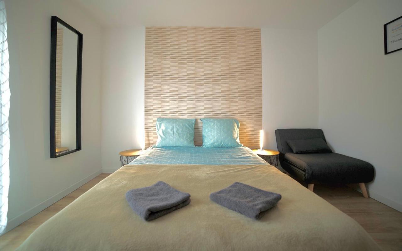 B&B Chez L'Habitant Chambre Privative Sur La Route Des Vins Tv Parking Box Velo Issenheim Exterior foto